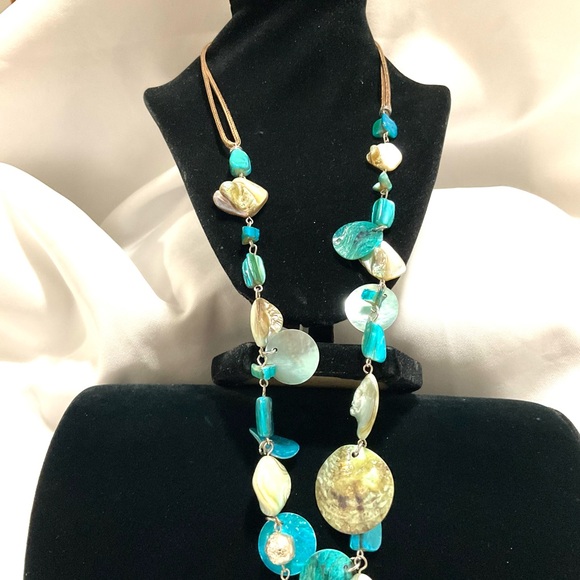 Blue Mother of Pearl necklace - Picture 7 of 11